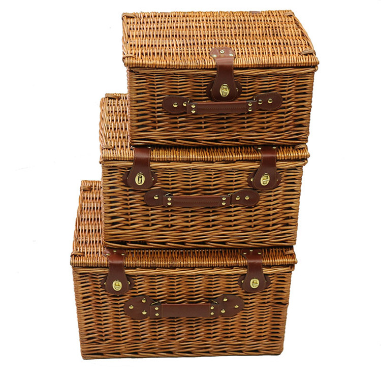 Classic wicker hamper storage basket